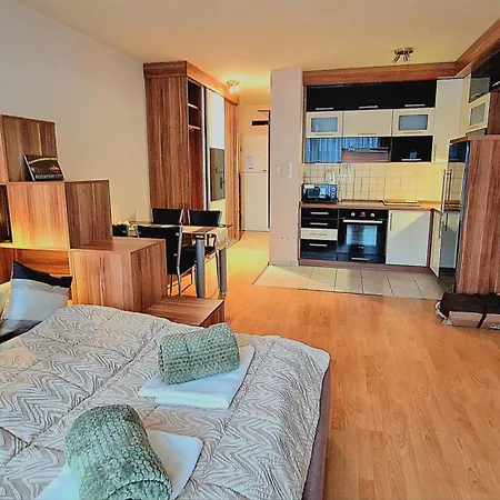 H10 With Free Parking Apartment Budapest