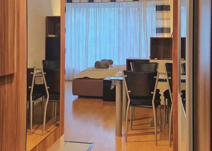 아파트 H10 With Free Parking *